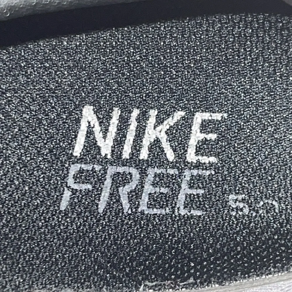 Nike Free Ladies Size 7-1/2 Black & White Running Shoes Pre Owned - Picture 2 of 14